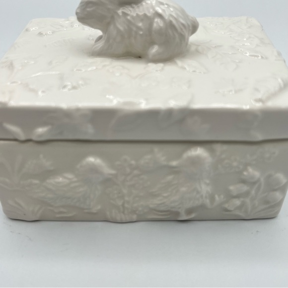 Bunny Rabbit Trinket Box Ducks Chicks Lambs Flowers Global Design Kate Williams - Picture 15 of 16